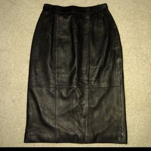 SOLD***EVC BRAEFAIR BLACK LEATHER PENCIL SKIRT